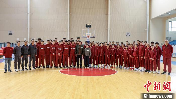 名人堂在行动走进中国U18国青队,匡鲁彬、丛学