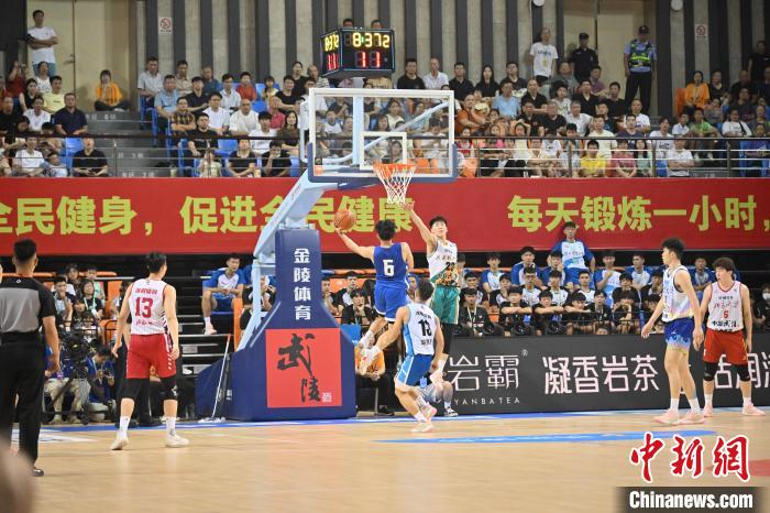 2024海峡两岸大学生篮球赛莆田启幕 明星球员联队