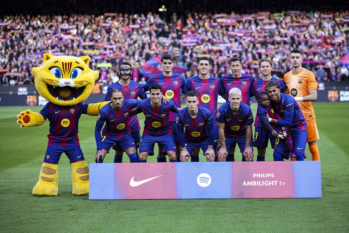 巴萨中场卡萨多遭多支豪门追逐 沙特土豪俱乐部