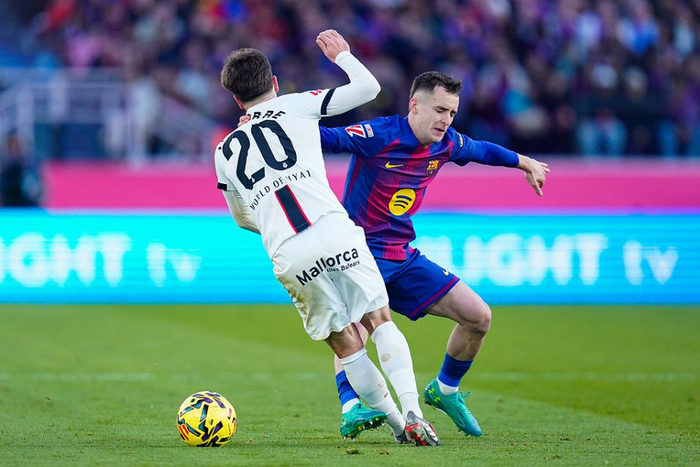 巴萨中场卡萨多遭多支豪门追逐 沙特土豪俱乐部