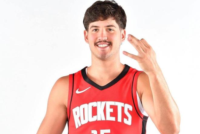 火箭队险胜鹈鹕重返西部第三 谢泼德18分成替补