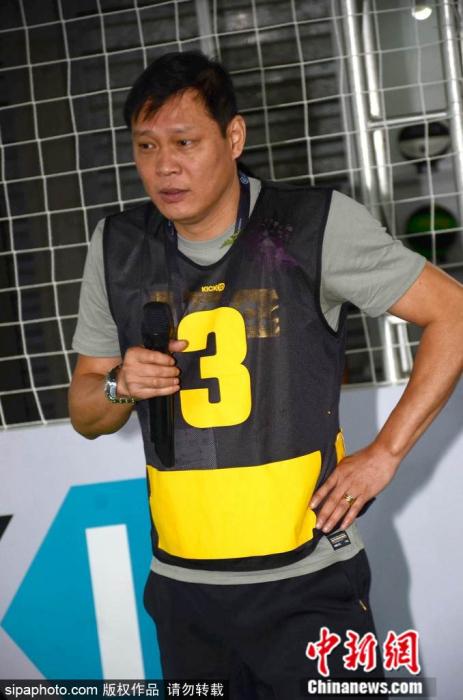 范志毅就是在演他自己：在《繁花》里以厂长角