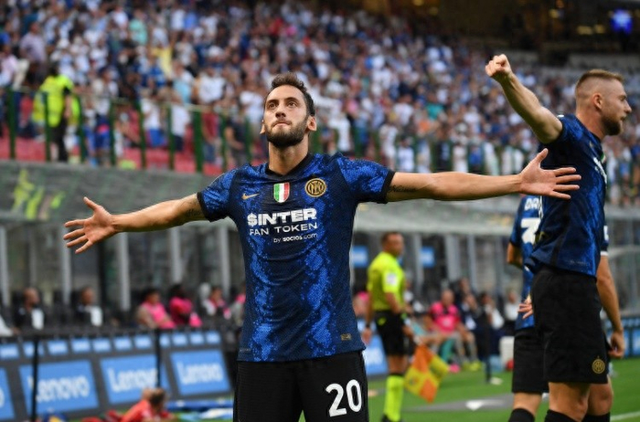 恰尔汗奥卢神迹逆转助国米晋级，法布雷加斯盛