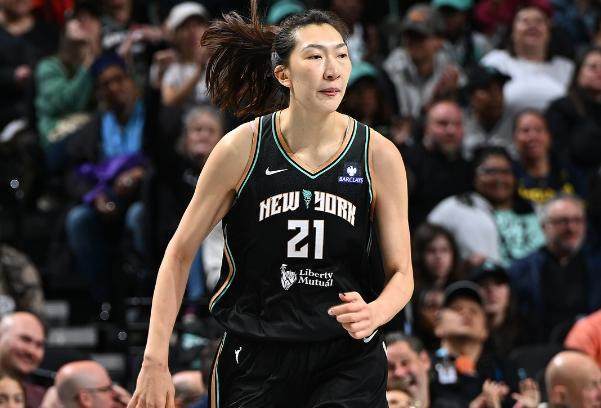 韩旭20分引领纽约自由人季前赛失利 狂热队大比